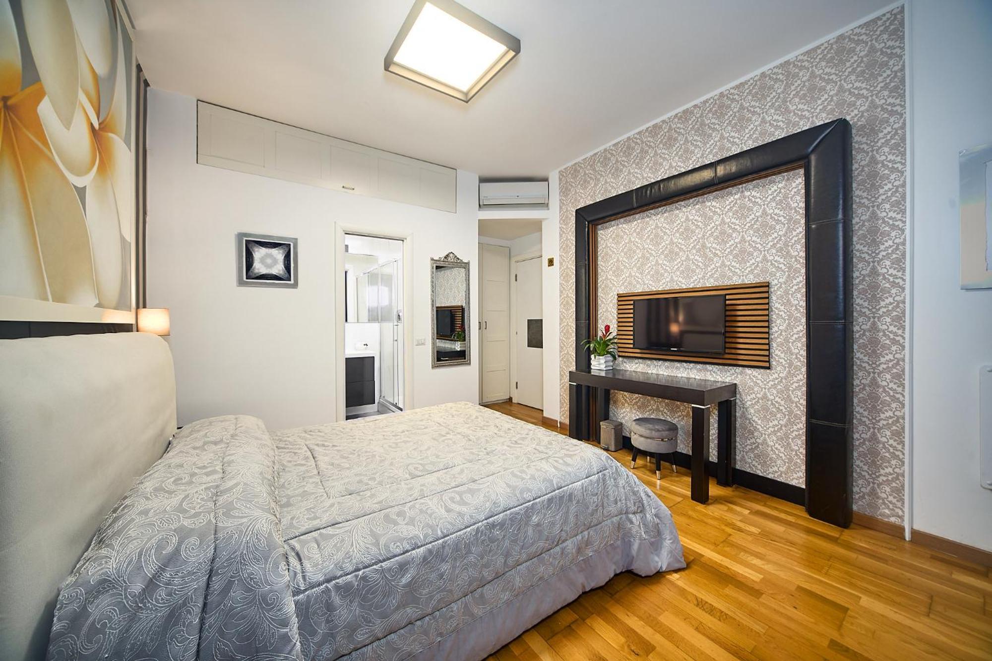 Astoria Golden House — Foto 3